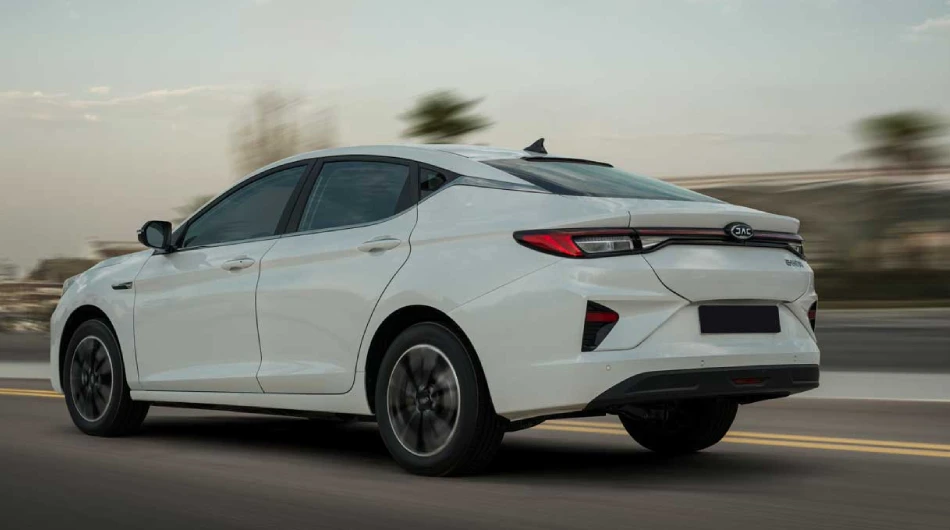 کی ام سی EJ7+