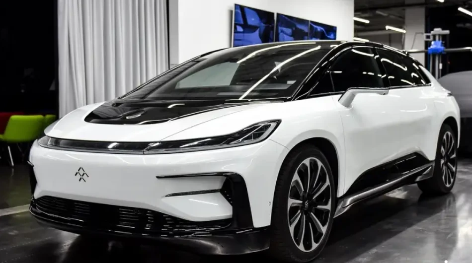 10 تا از سریعترین خودروهای برقی 2025